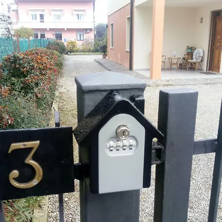Casa Marisa דירה סירמיונה